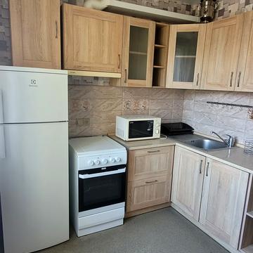 Олександра Мишуги вул., 3