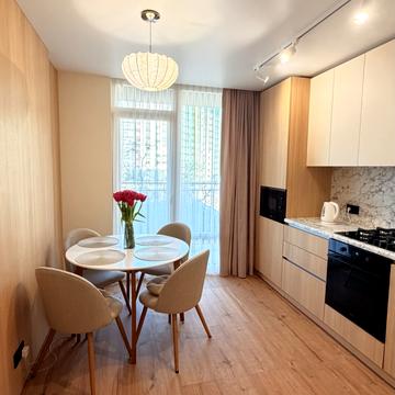 Юліана Пелеша вул., (Будинок 7)