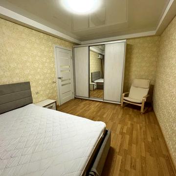 Дарницький бульв., 11