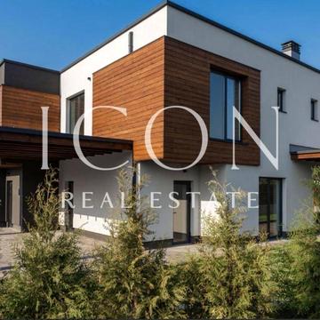 Любомирська вул., 17