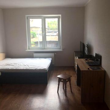 Ясинуватський пров., 11