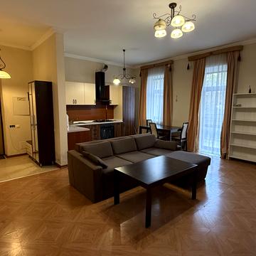 Велика Васильківська вул. (Червоноармійська), 47Б