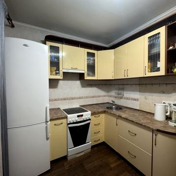 Лариси Руденко вул., 10-Г