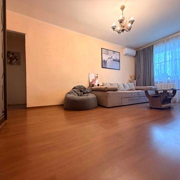 Олександра Поля просп. (Кірова), 109