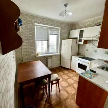 Радунська вул., 42/10