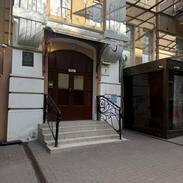 Заньковецької вул., 7