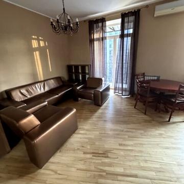 Героїв Крут вул. (Фурманова), 1