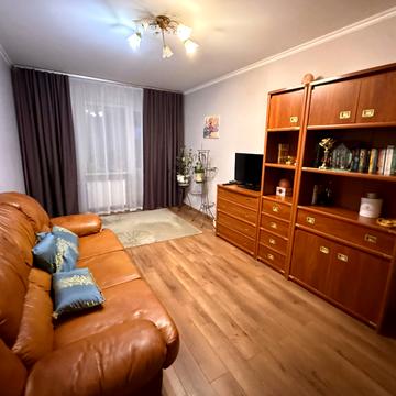 Тетяни Яблонської вул., 6