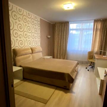 Саперно-Слобідська вул., 24