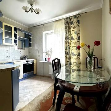 Володимира Івасюка просп. (Героїв Сталінграду), 41