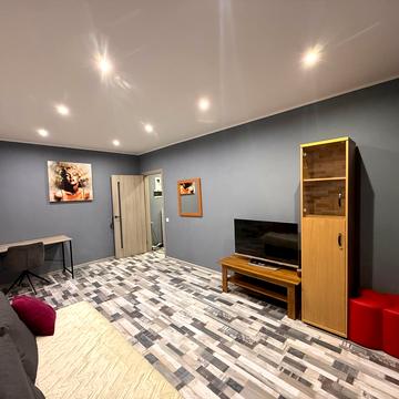 Володимира Вернадського вул. (Дзержинського), 24