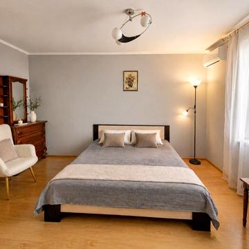 Ованеса Туманяна вул., 3