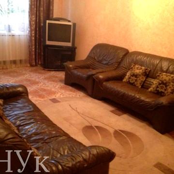 Михайла Грушевського вул., 9