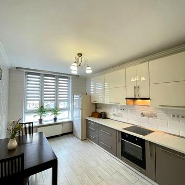 Академіка Глушкова просп., 9-Г