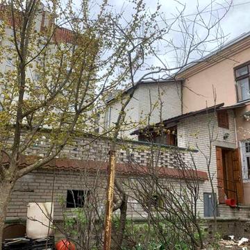 Садівнича вул., 63