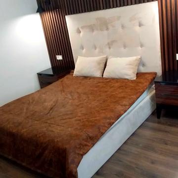 Нагірна вул., 16