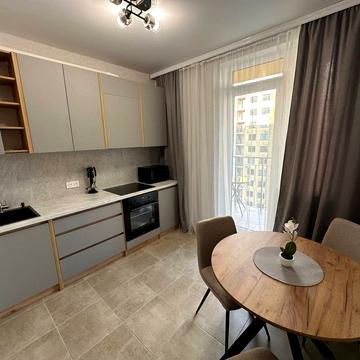 Князя Ярослава Мудрого просп., (Будинок)