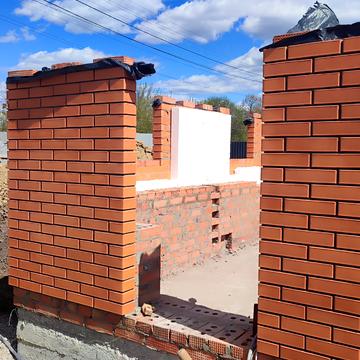 Зарічна вул., 15