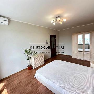 Григорія Ващенка вул., 7