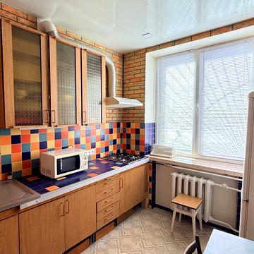 Леоніда Каденюка просп. (Юрія Гагаріна), 14