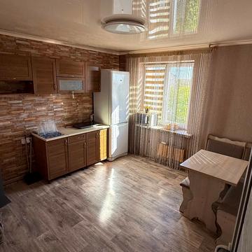 Роксоляни вул., 43