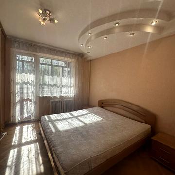 Гетьмана Павла Полуботка вул., 11