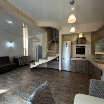 Русанівська вул., 57