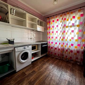 Оболонський просп., 43