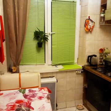 Здолбунівська вул., 3