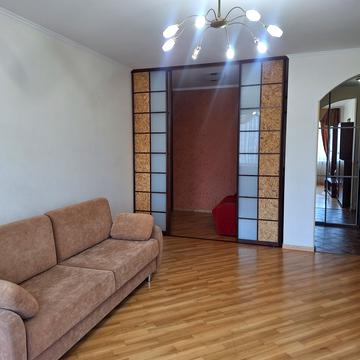 Анни Ахматової вул., 35-А