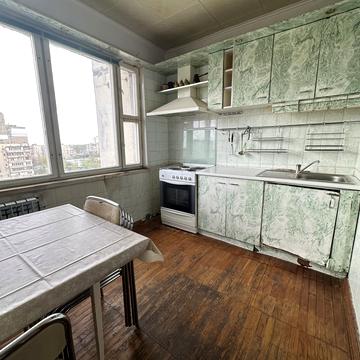 Героїв Дніпра вул., 22