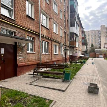 Чорновола вул., 56