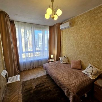 Велика Васильківська вул. (Червоноармійська), 51