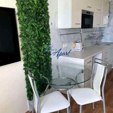 Академіка Глушкова просп., 9-Є