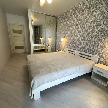 Вячеслава Чорновола просп. (), 16е