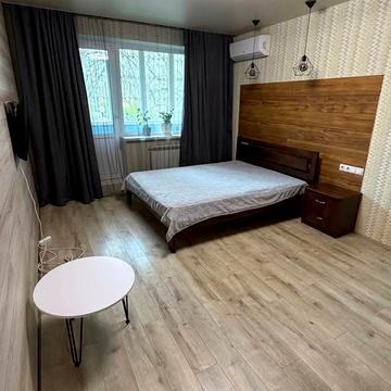 Академіка Корольова просп., 12