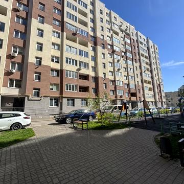 Угорська вул., 14є