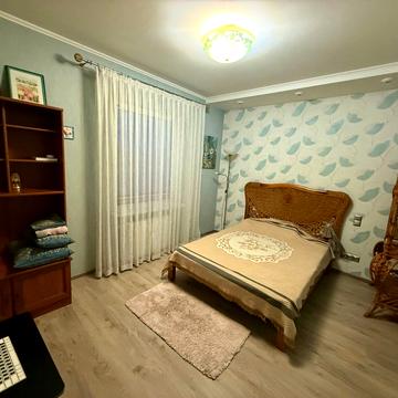 Тетяни Яблонської вул., 6