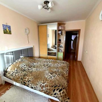 Михайла Лушпи просп. (Космонавтів), 31