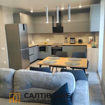 Героїв Харкова просп. (Московський), 270б