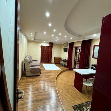 Тютюнників вул. (), 23