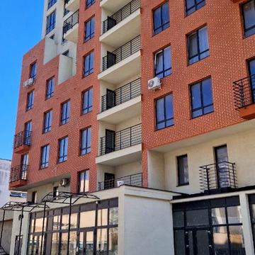 Академіка Сахарова вул., (Будинок)