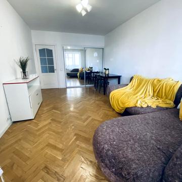 Ованеса Туманяна вул., 8