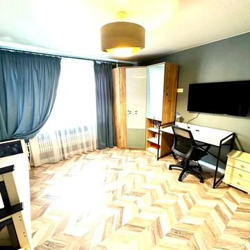 Олександра Поля просп. (Кірова), 22