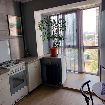 Оболонська пл. (Дружби Народів СРСР), 3