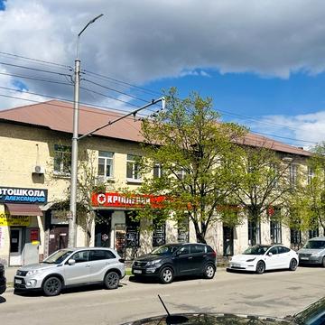 Академіка Книшова вул. (Амурська), 8