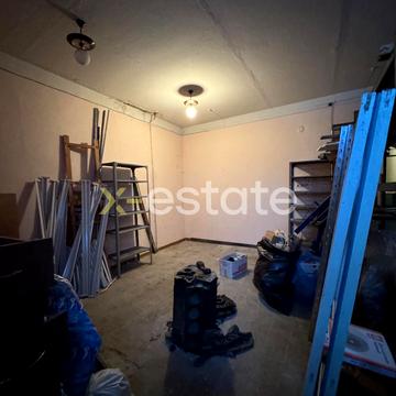 Зоряна вул., 36