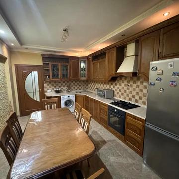 Івана Миколайчука вул., 4