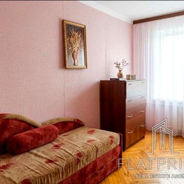 Леся Курбаса просп., 4