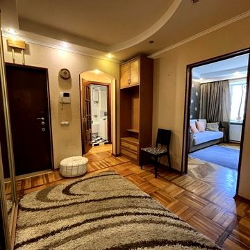 Композитора Лятошинського вул., 8